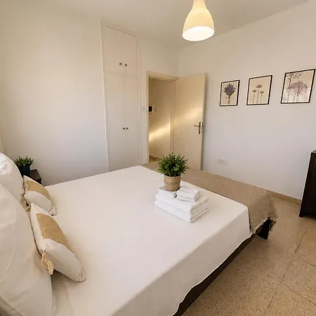 Lively In Ayia Napa-only For Two * Ajía Nápa